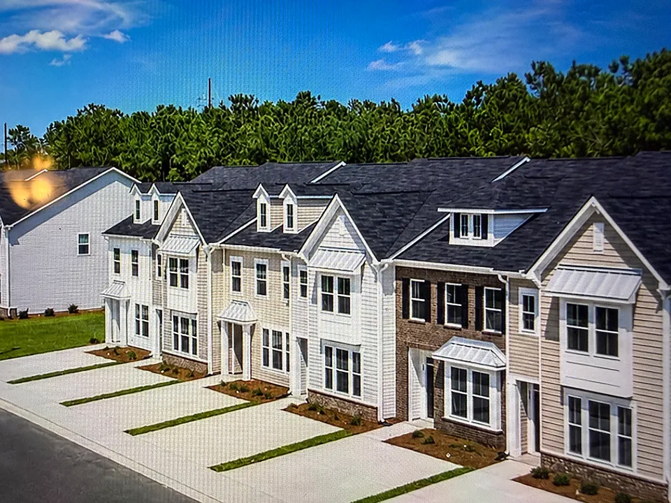 240 Lockland Dr