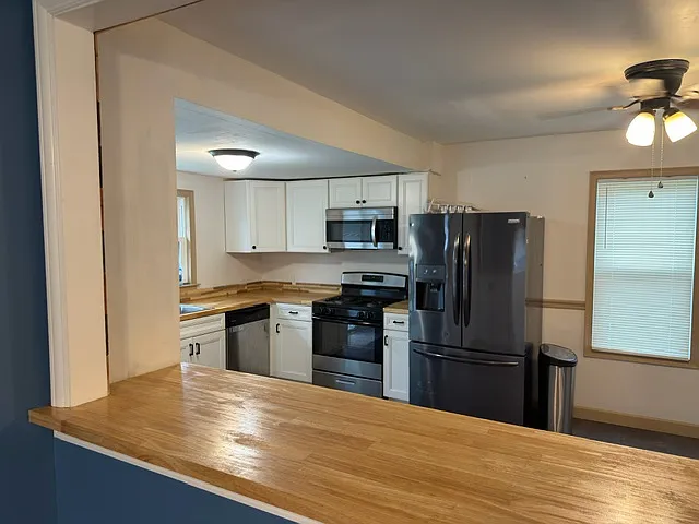 4 bed, 1260 sqft, $2,300 — Photo 4