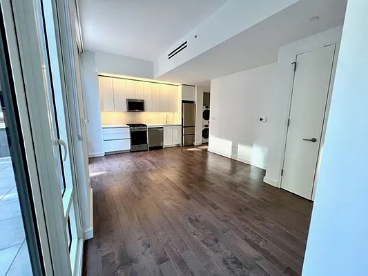 Rented by Mossanen Group | media 14