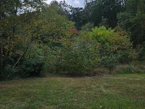 15494 Chester Ln, Bowling Green, VA 22427