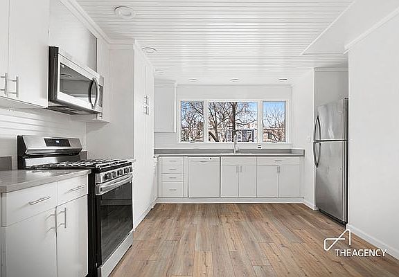 3rd image of 22 Jackson Pl #1
