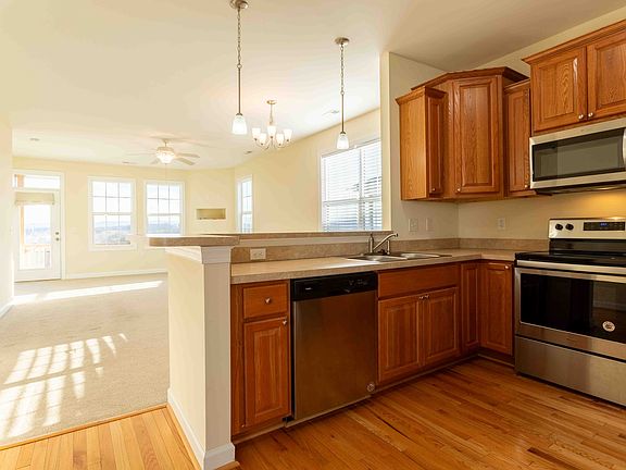 4th image of 63 Windgate Cir #201