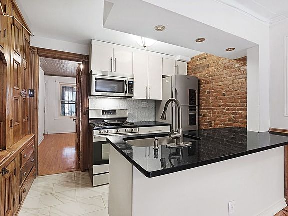 2nd image of 120 Underhill Ave #Garden