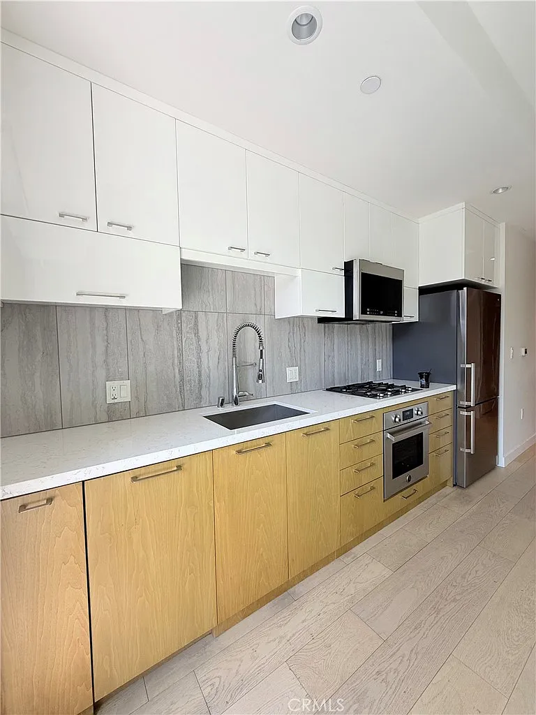 Studio, 500 sqft, $2,200 — Photo 4