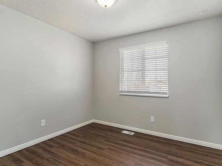 1622 N 160 W — Photo 21