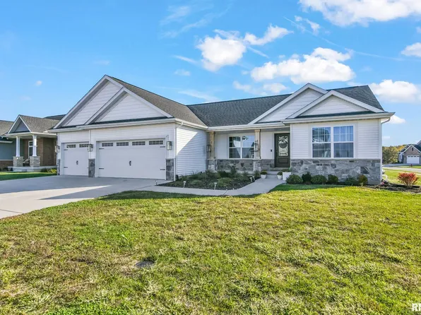 1816 Spartan Dr, Chatham, IL 62629