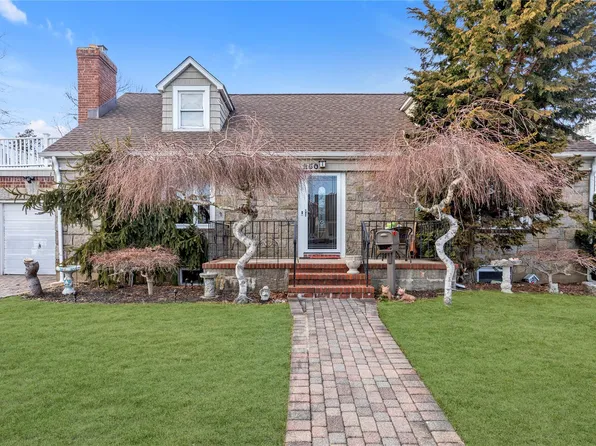 250 Roselle Street, Mineola, NY 11501
