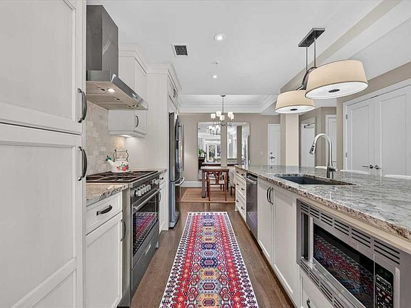 4th image of 211 NE Quarry Way SE #105