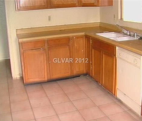 5th image of 1713 Silver Birch Ln