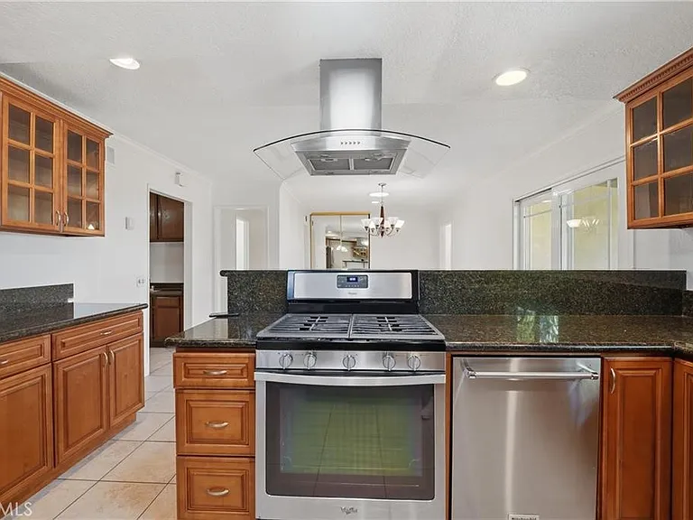 937 N Greenpark Ave — Photo 6