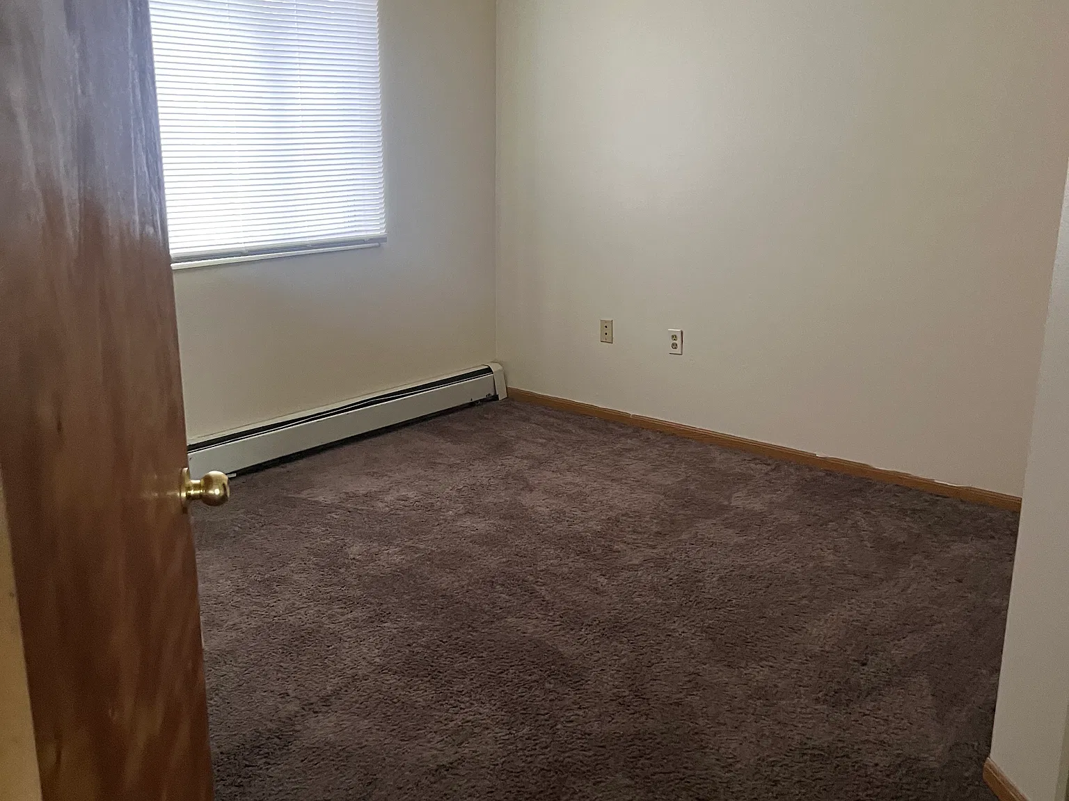 3 bed, $1,095 — Photo 4