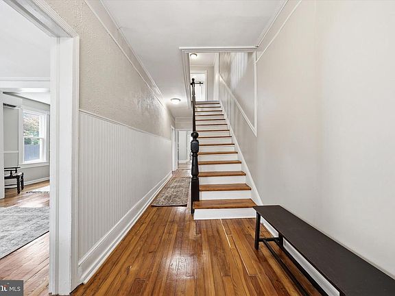 5th image of 501 E Potomac St