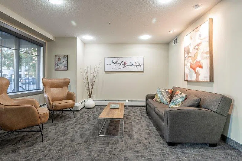 1 bed, 728 sqft, $1,600 — Photo 4