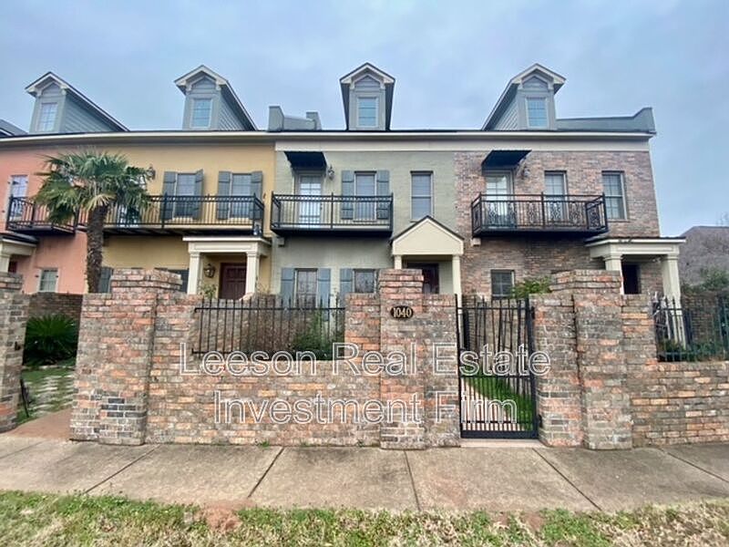 1st image of 1040 Sunshine Ln