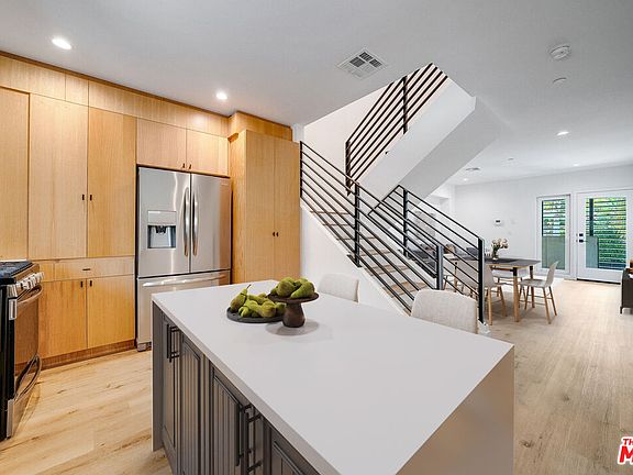 2nd image of 6201 La Mirada Ave #2