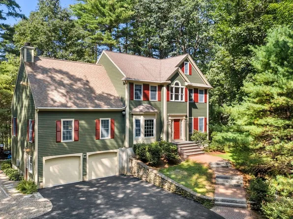 10 Carriage Ln, Maynard, MA 01754