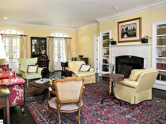 5th image of 116 Meadowbrook Dr