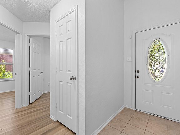 3rd image of 1132 Singletree Dr