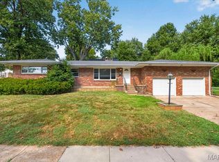 9091 Patrick Dr, Saint Louis, MO 63114