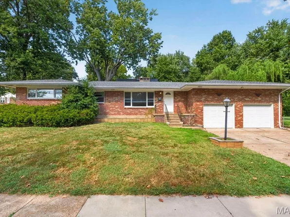 9091 Patrick Dr, Saint Louis, MO 63114