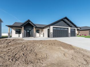 504 Mehrer Dr, Bismarck, ND 58504