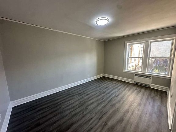 5th image of 466 Highland Ave APT 302