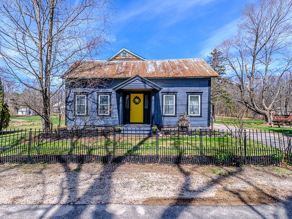 1st image of 528 Main Street