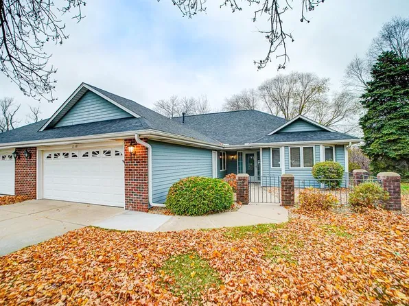 1138 Lois Ct, Shoreview, MN 55126