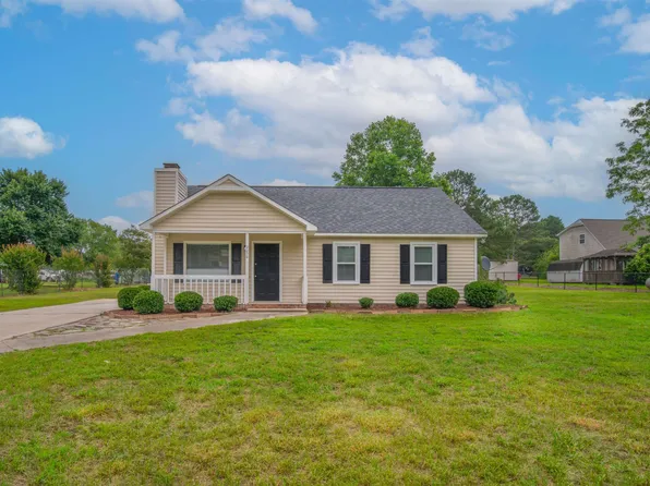 2230 White Memorial Church Rd, Willow Spring, NC 27592