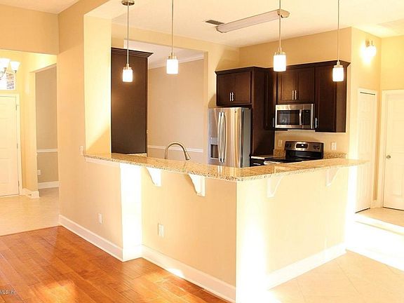 4th image of 1001 Arcaro Ct W