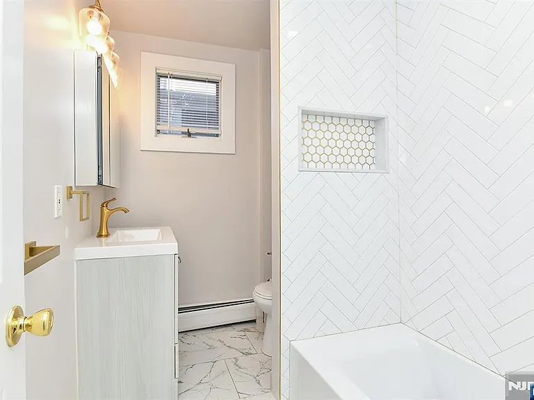 420 Carmita Ave #1 — Photo 10