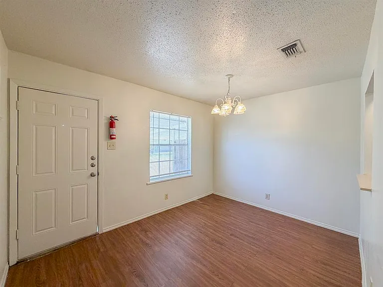 3705 Ivanhoe Dr — Photo 7
