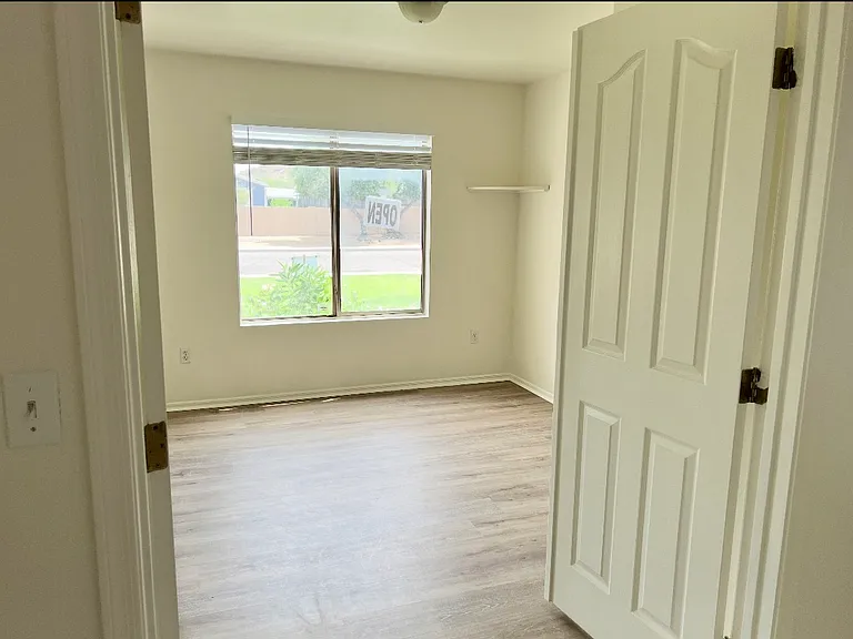 2040 E Behrend Dr — Photo 6