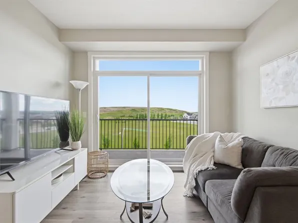 10 S Walgrove Walk SE #419, Calgary, AB T2X 4E3