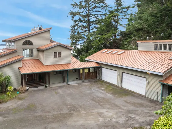 1270 Seagate Ave, Coos Bay, OR 97420