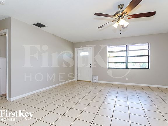 3rd image of 1389 Meadowbrook Dr
