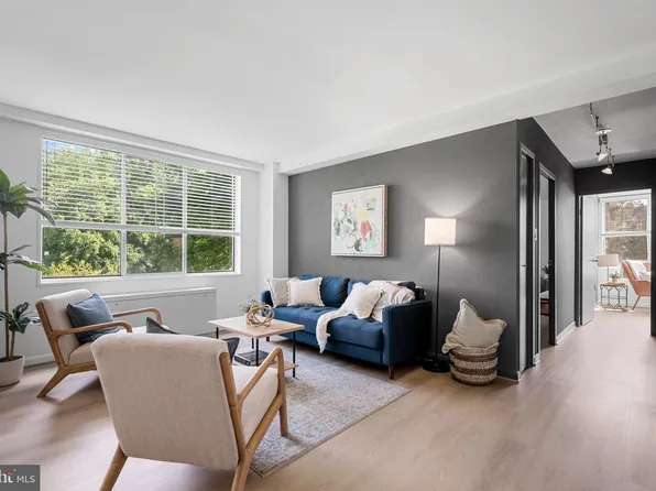 6631 Wakefield Dr APT 209, Alexandria, VA 22307