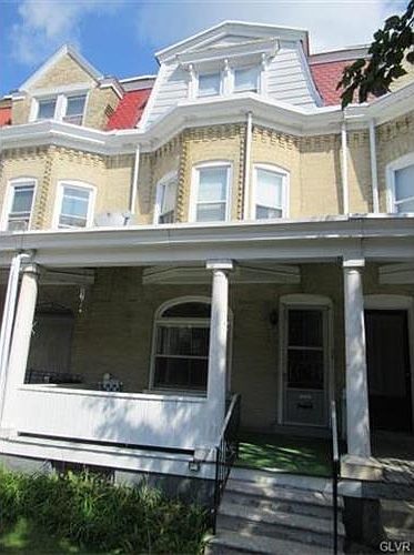 2nd image of 105 S Madison St