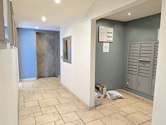 5th image of 2441 S Barrington Ave #301