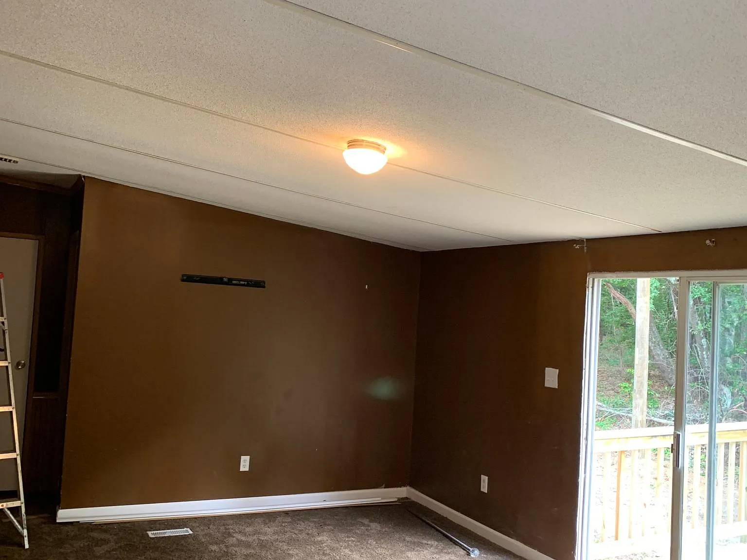3 bed, 1100 sqft, $1,200 — Photo 2
