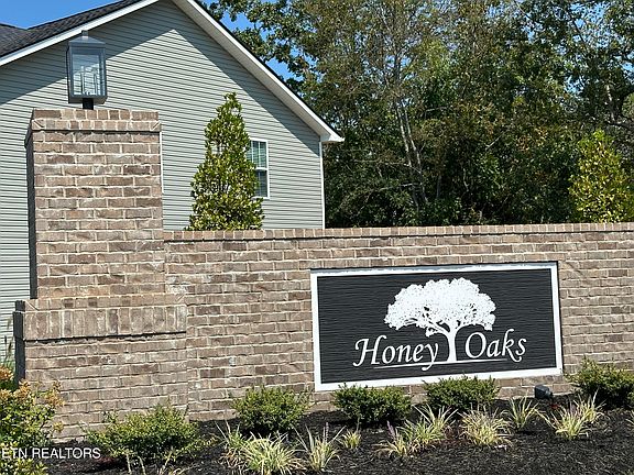 3rd image of 7834 Tree Line Ln