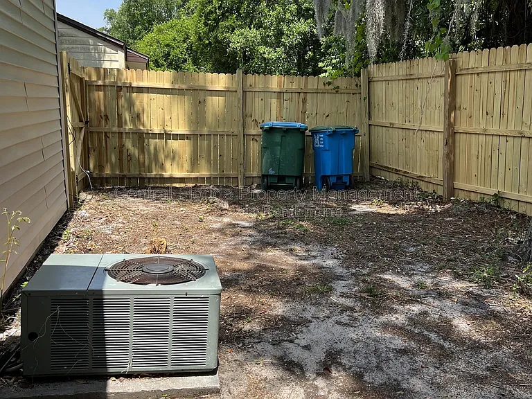 916 Robinhood Ct — Photo 25