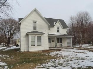 401 NE 3rd St, Aledo, IL 61231