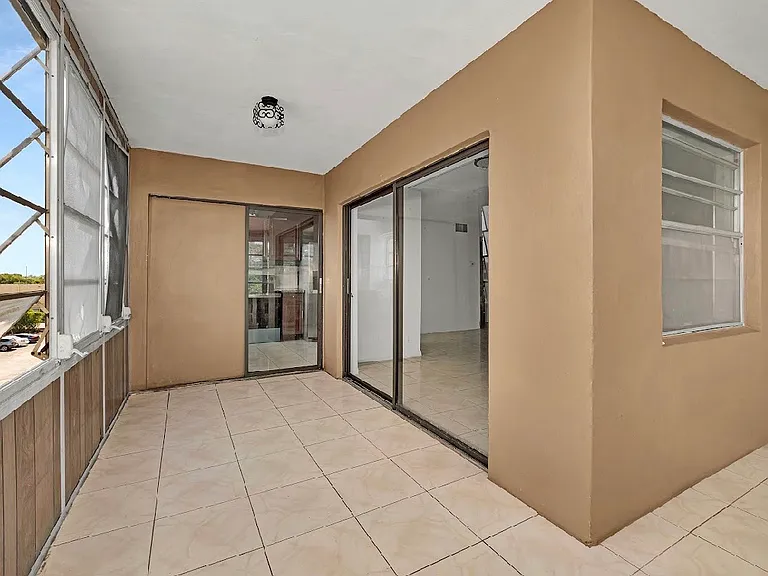 2201 NW 41st Ave #407 — Photo 3