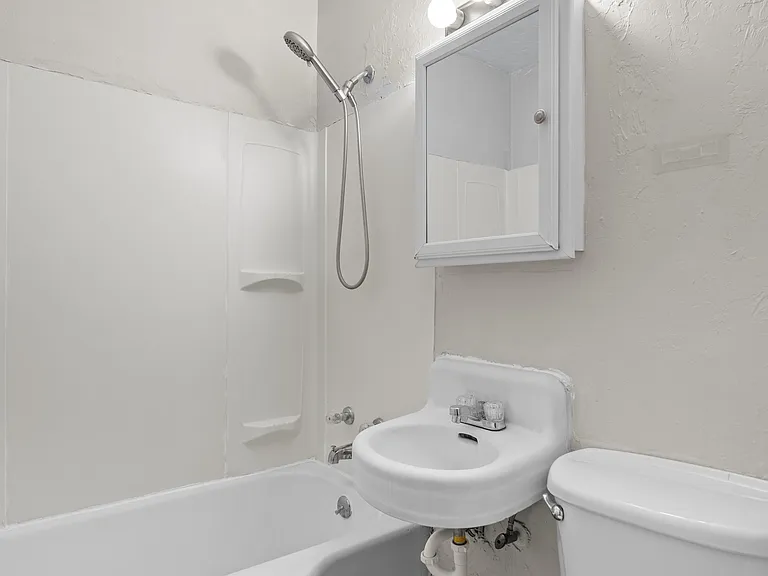 490 N Water Ave #2 — Photo 9