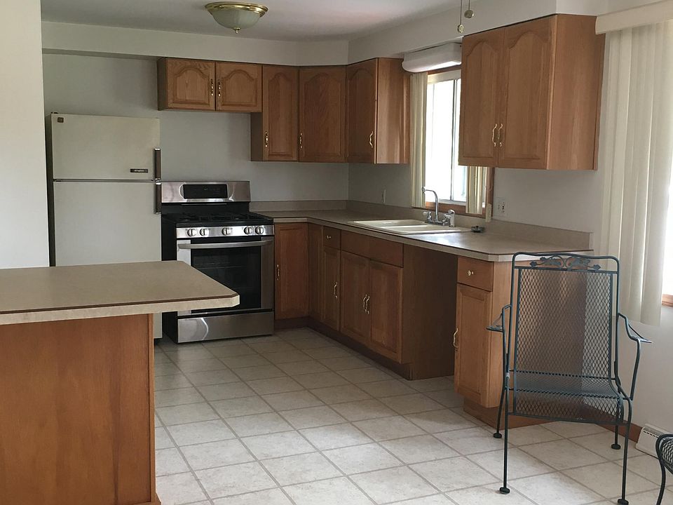 2nd image of 111 Imperial Dr