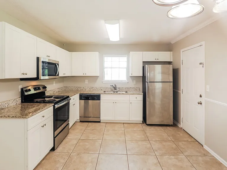 1760 Sonia Dr — Photo 10