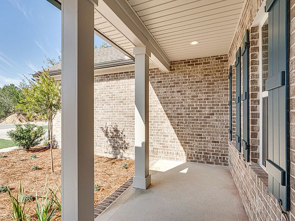 Representative Plan. Colors, finishes and upgrades may vary.