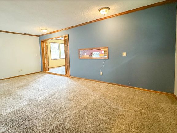 4th image of 1110 Park Ct