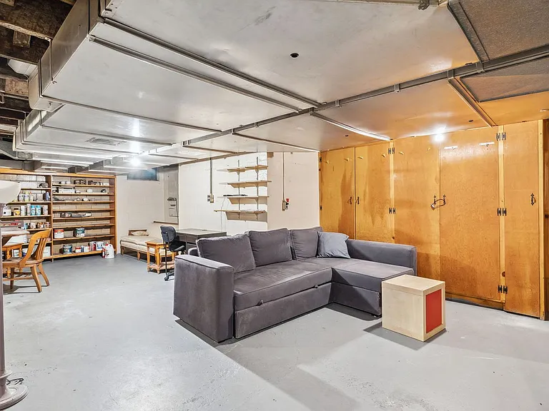 Building's Lounge